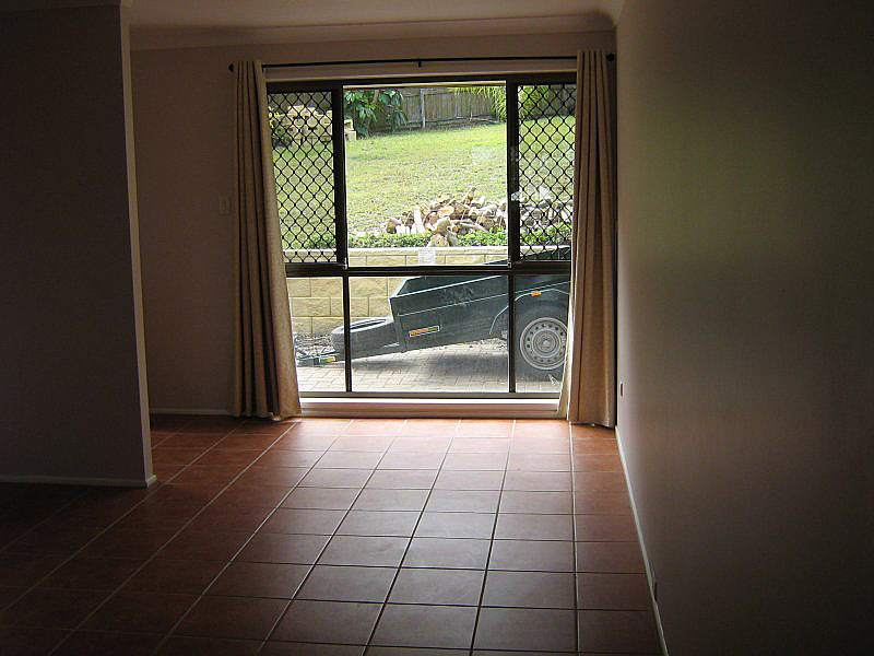 13 Columbia Street, Springwood QLD photograph