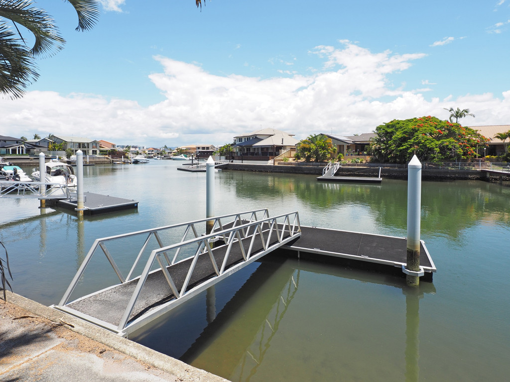11 Sundance Way, Runaway Bay QLD photograph