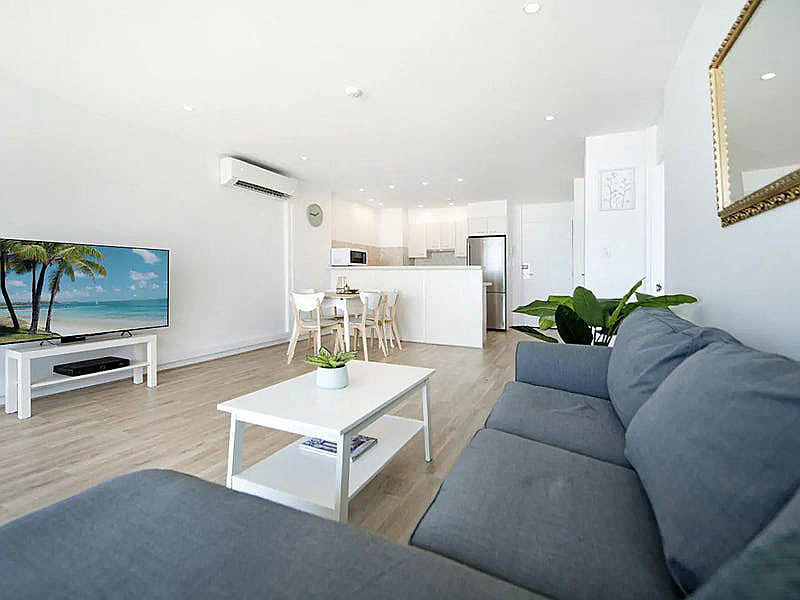 24/1 The Esplanade, Surfers Paradise QLD photograph