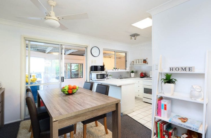 1 Raeburn Street, Manly QLD photograph