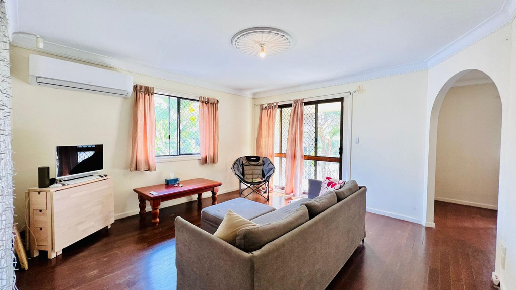 8 Mullen Street, Woodridge QLD photograph