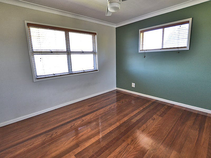 24 Valentia Street, Mansfield QLD photograph