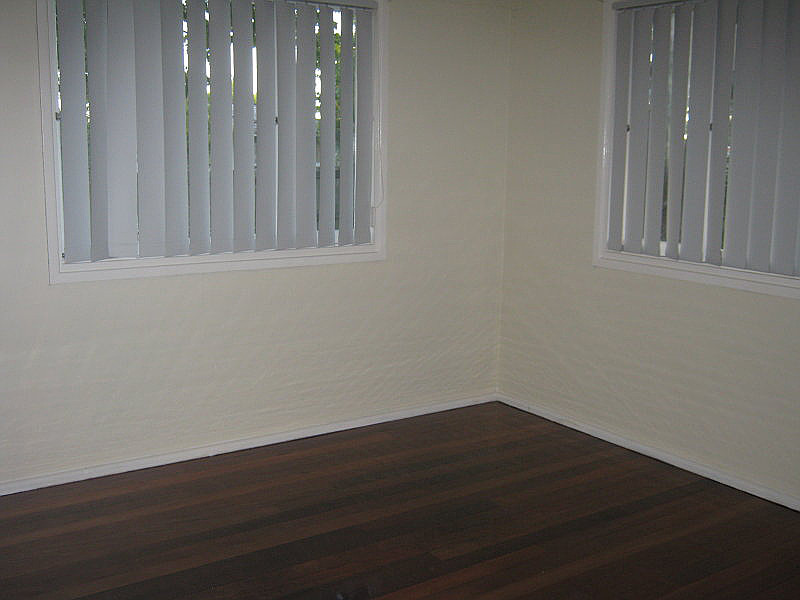 4 Karen Street, Woodridge QLD photograph