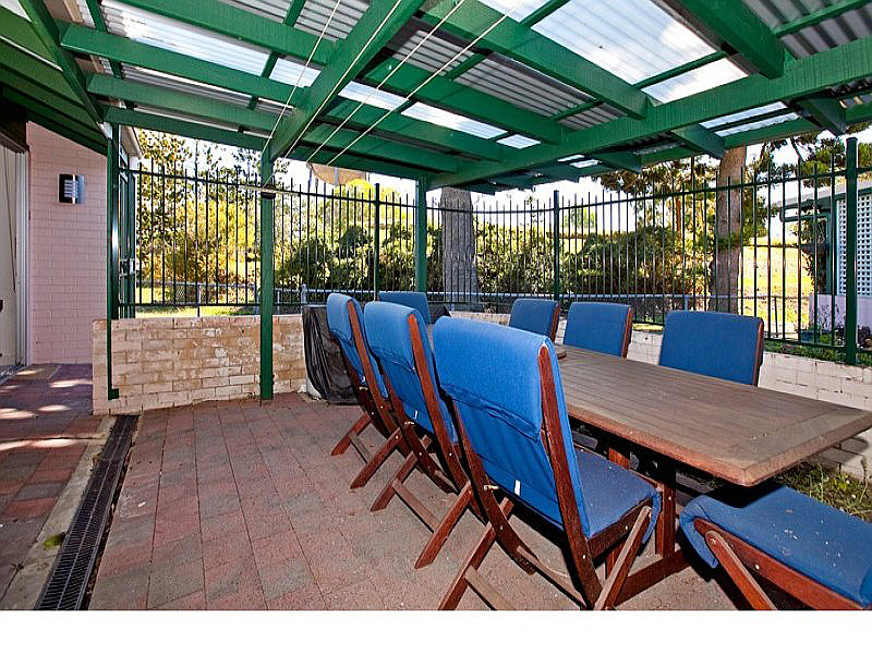 7/10 Preston Road, Manly QLD photograph