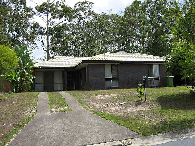 4 Edgehill Crescent, Springwood QLD