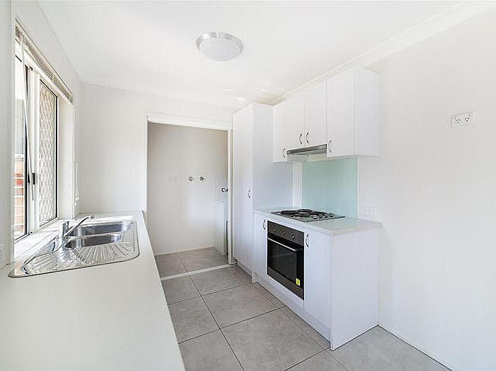 7 Kosciusko Crescent, Southport QLD photograph