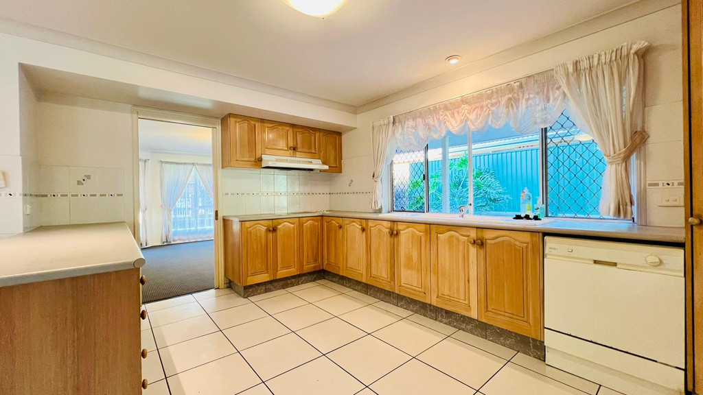 4 Gibbins Street, Sunnybank Hills QLD photograph