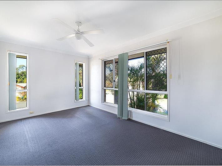 7 Kosciusko Crescent, Southport QLD photograph