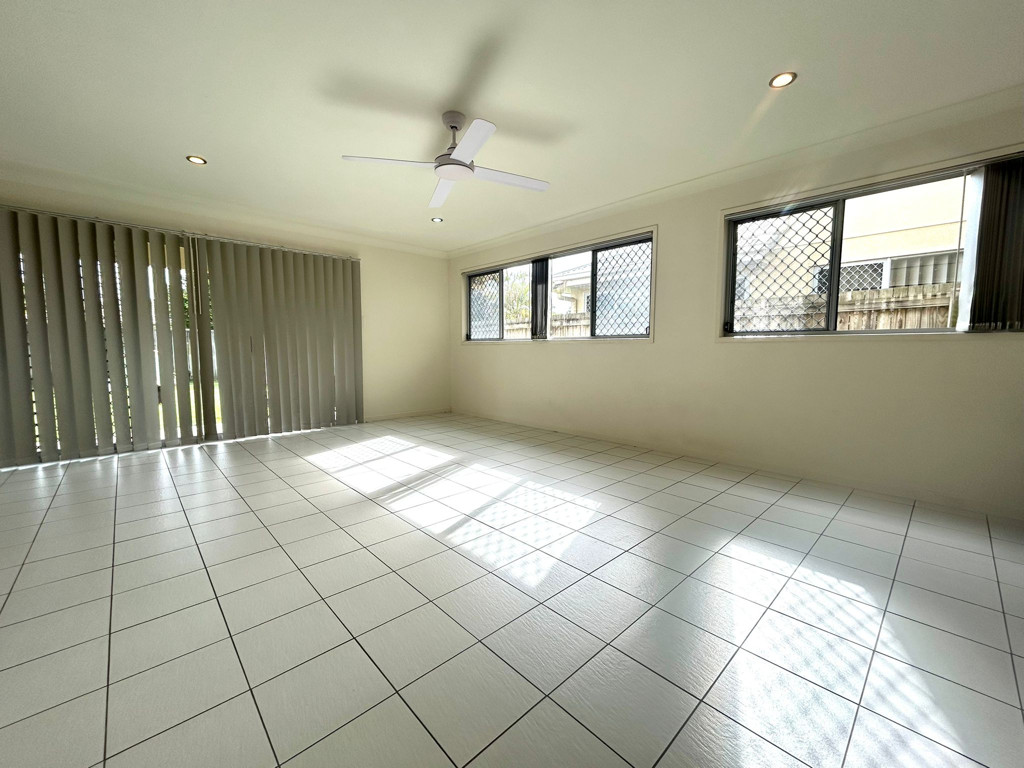 12A Karawatha Street, Springwood QLD photograph