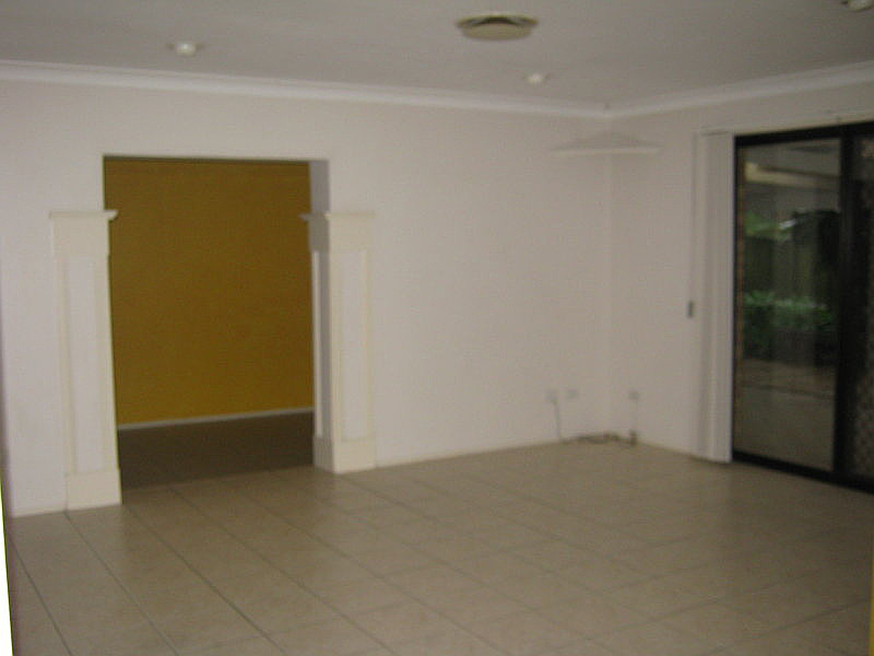 25 Yeates Crescent, Meadowbrook QLD photograph