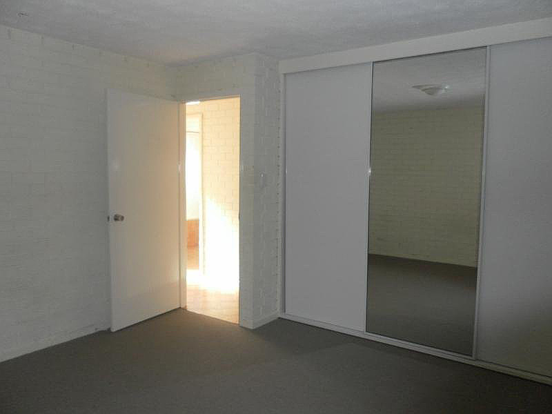 1/8 Prince Street, Woodridge QLD photograph