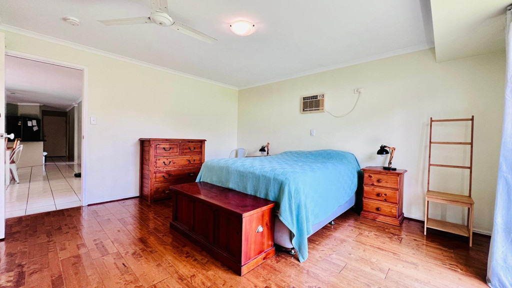 10 Templar Street, Wynnum West QLD photograph