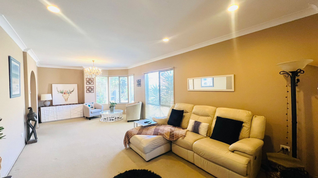 3 Dorval Close, Mansfield QLD photograph