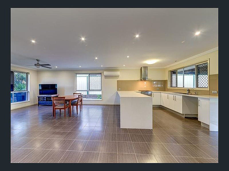 11 Nursery Avenue, Runcorn QLD photograph