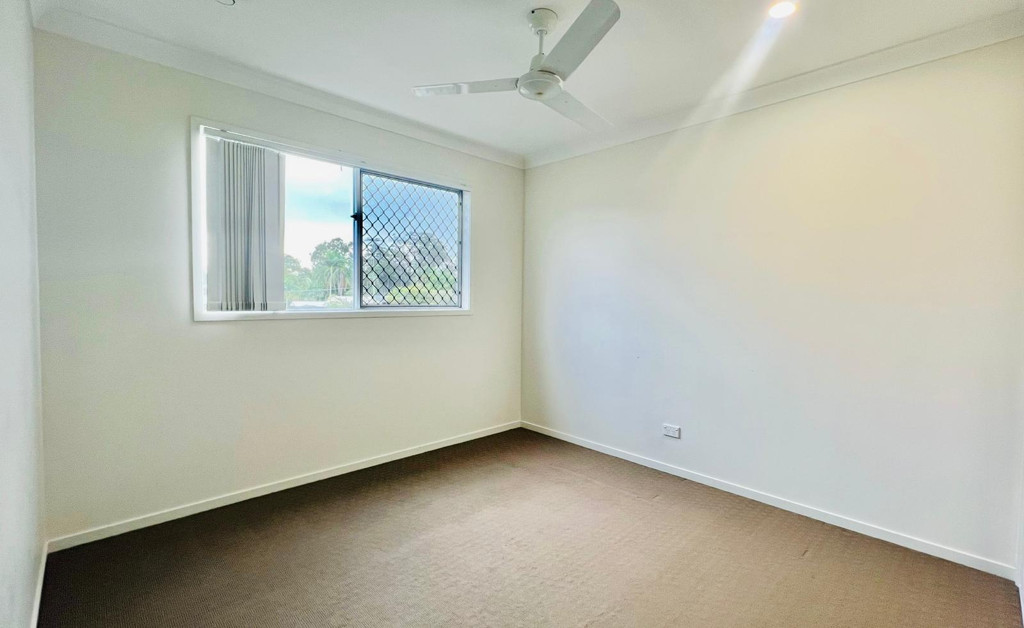 2/13 Atlantic Drive, Loganholme QLD photograph