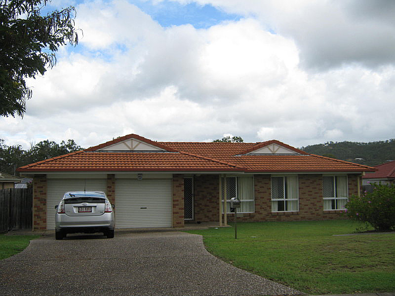 32 Holly Crescent, Windaroo QLD