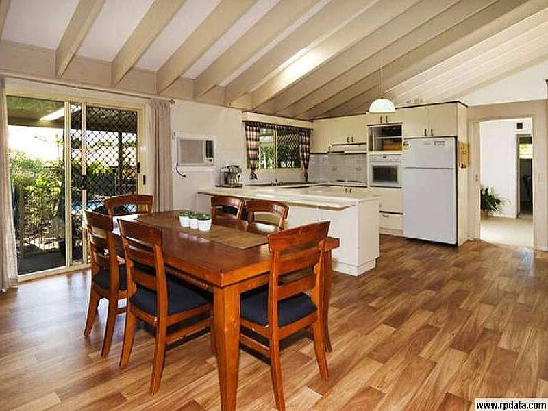 16 Sunningdale Avenue, Rochedale South QLD photograph