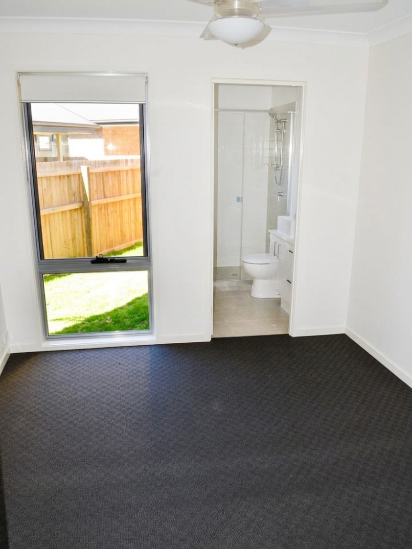 2/73 Burnett Drive, Holmview QLD photograph