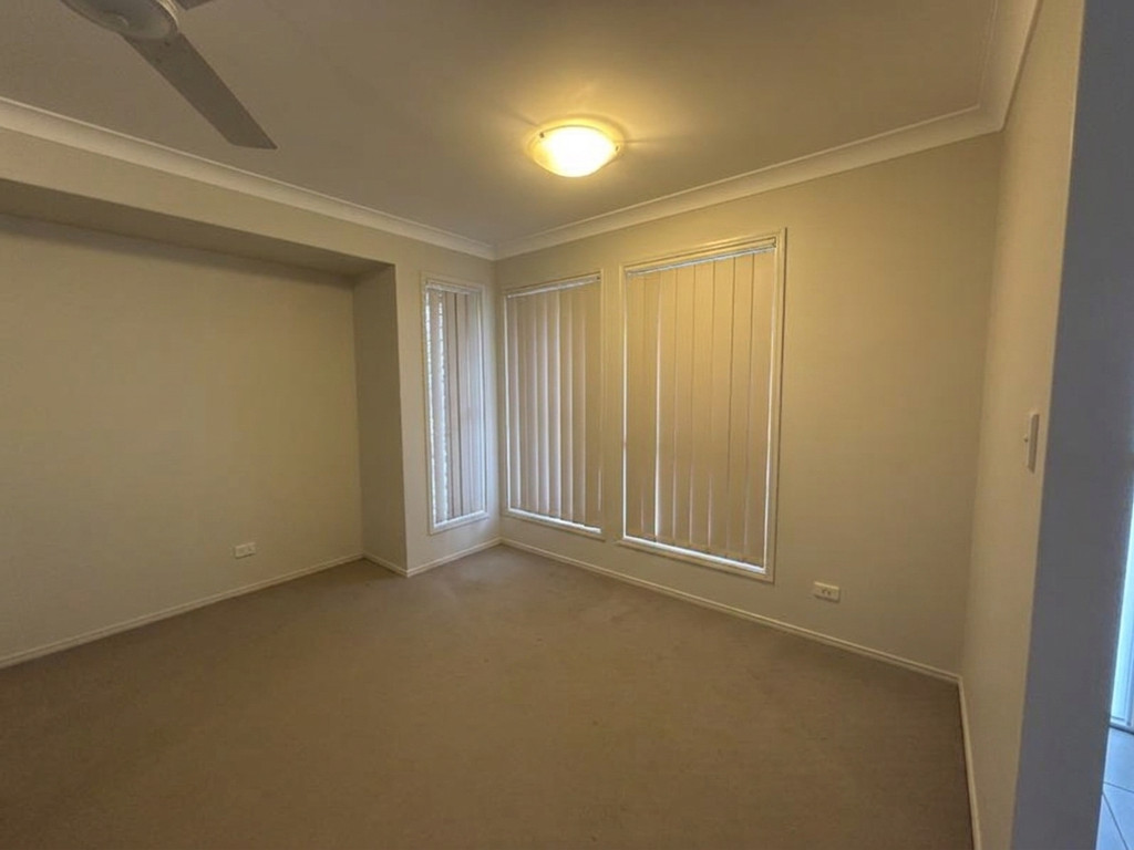 9 Apache Street, Dakabin QLD photograph