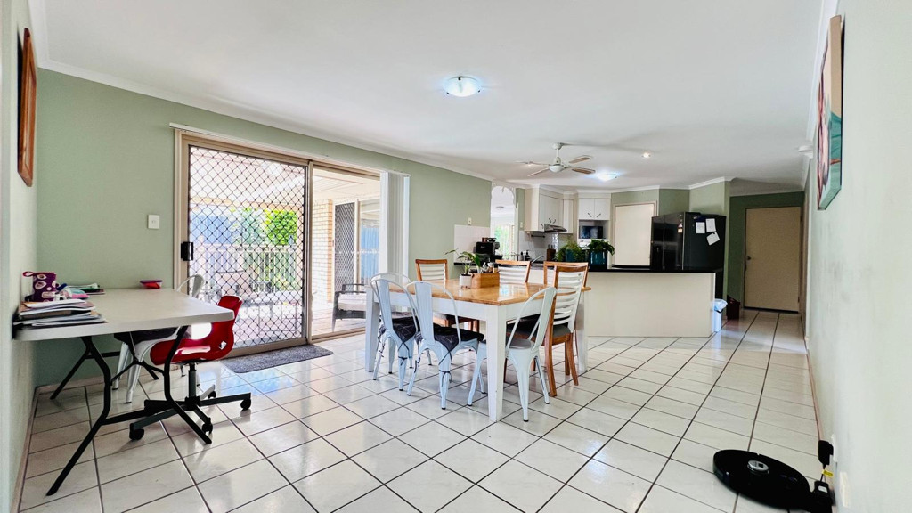 10 Templar Street, Wynnum West QLD photograph