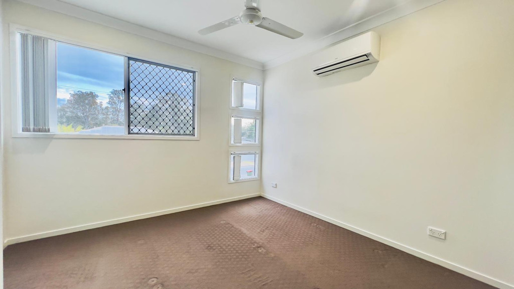 2/13 Atlantic Drive, Loganholme QLD photograph