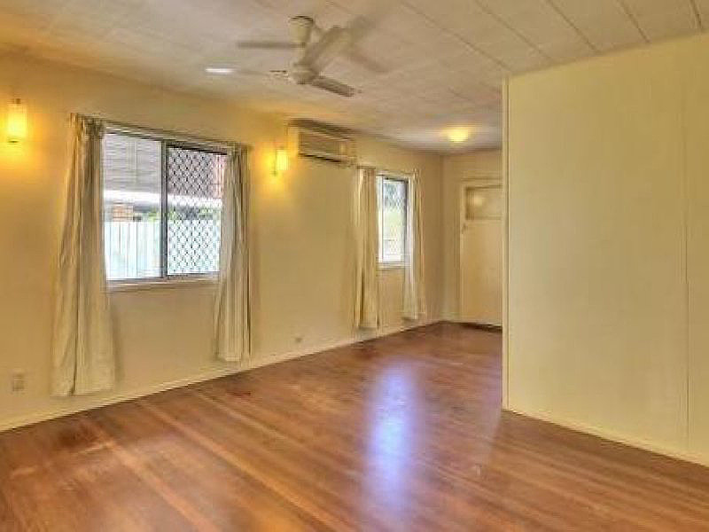 89 Goman Street, Sunnybank Hills QLD photograph