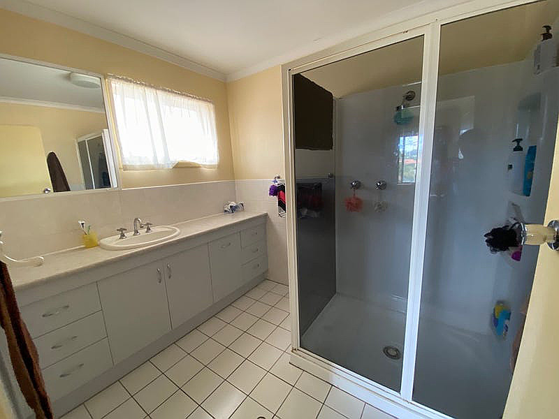14 Shane, Shailer Park QLD photograph