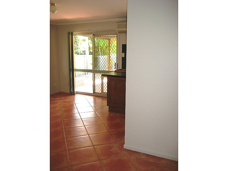 4 Oxley Court, Springwood QLD photograph