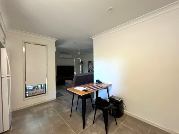2/71A Atlantic Drive, Loganholme QLD photograph