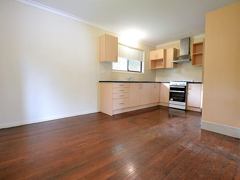 8 Mullen Street, Woodridge QLD photograph