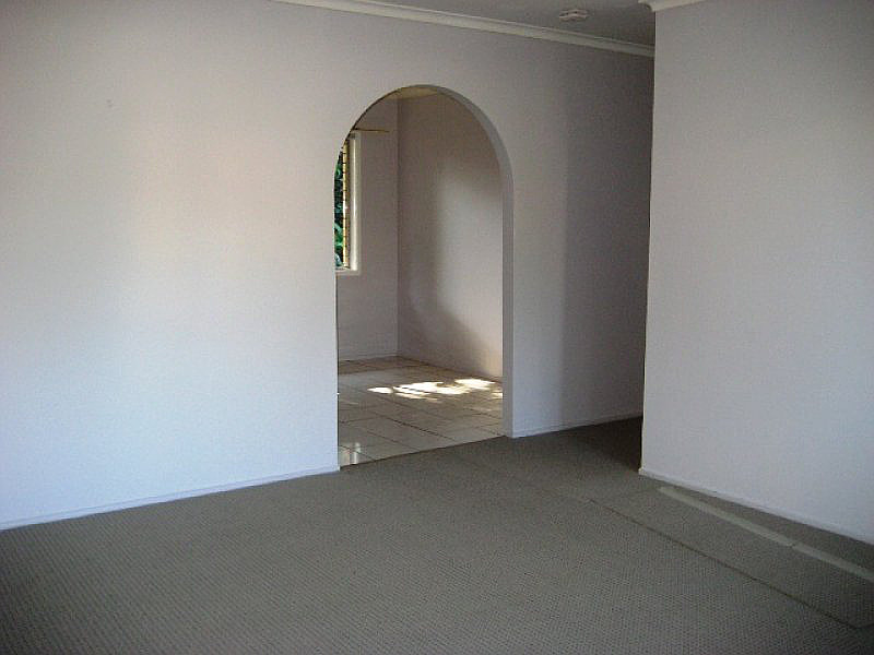21 Enid Avenue, Southport QLD photograph