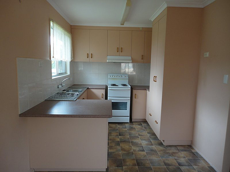 6 Bates Street, Springwood QLD photograph