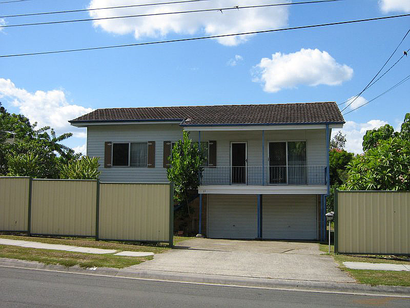 11 Chestnut Street, Woodridge QLD
