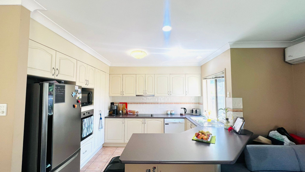 3 Dorval Close, Mansfield QLD photograph