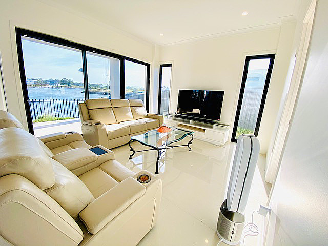 9 Hammock Place, Hope Island QLD photograph